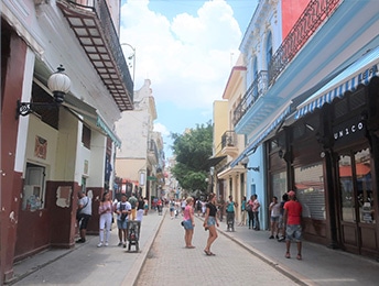 キューバの商店街