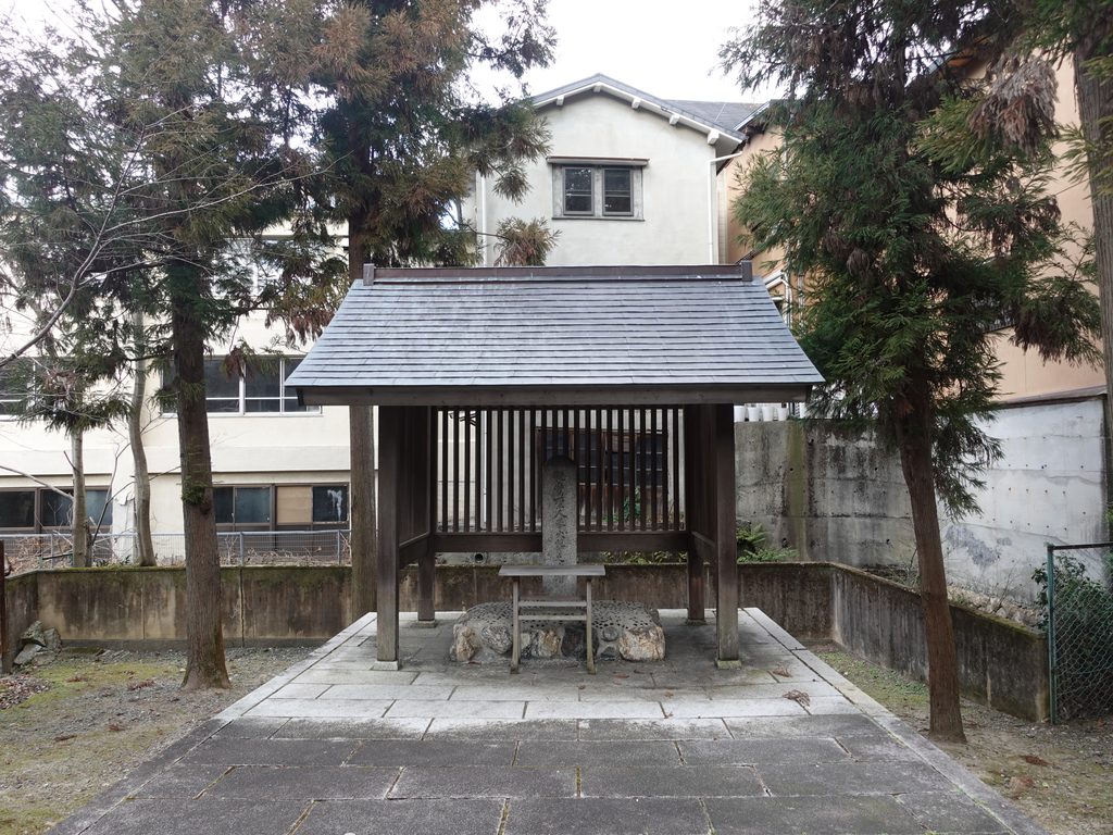 親鸞聖人荼毘所　西本願寺大谷本廟